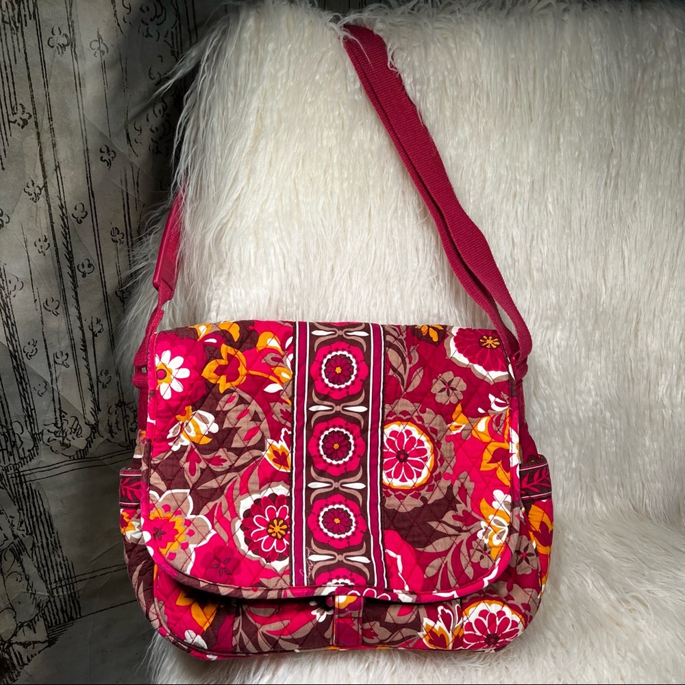 Vera Bradley Crossbody Bag in (RETIRED) Carnaby Pattern